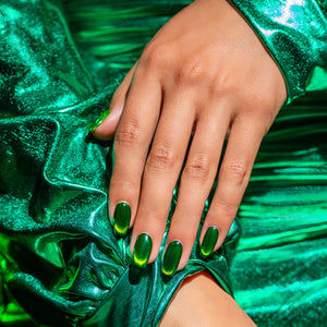 Gelish Cat Eye Green Lights Only - Green Effect