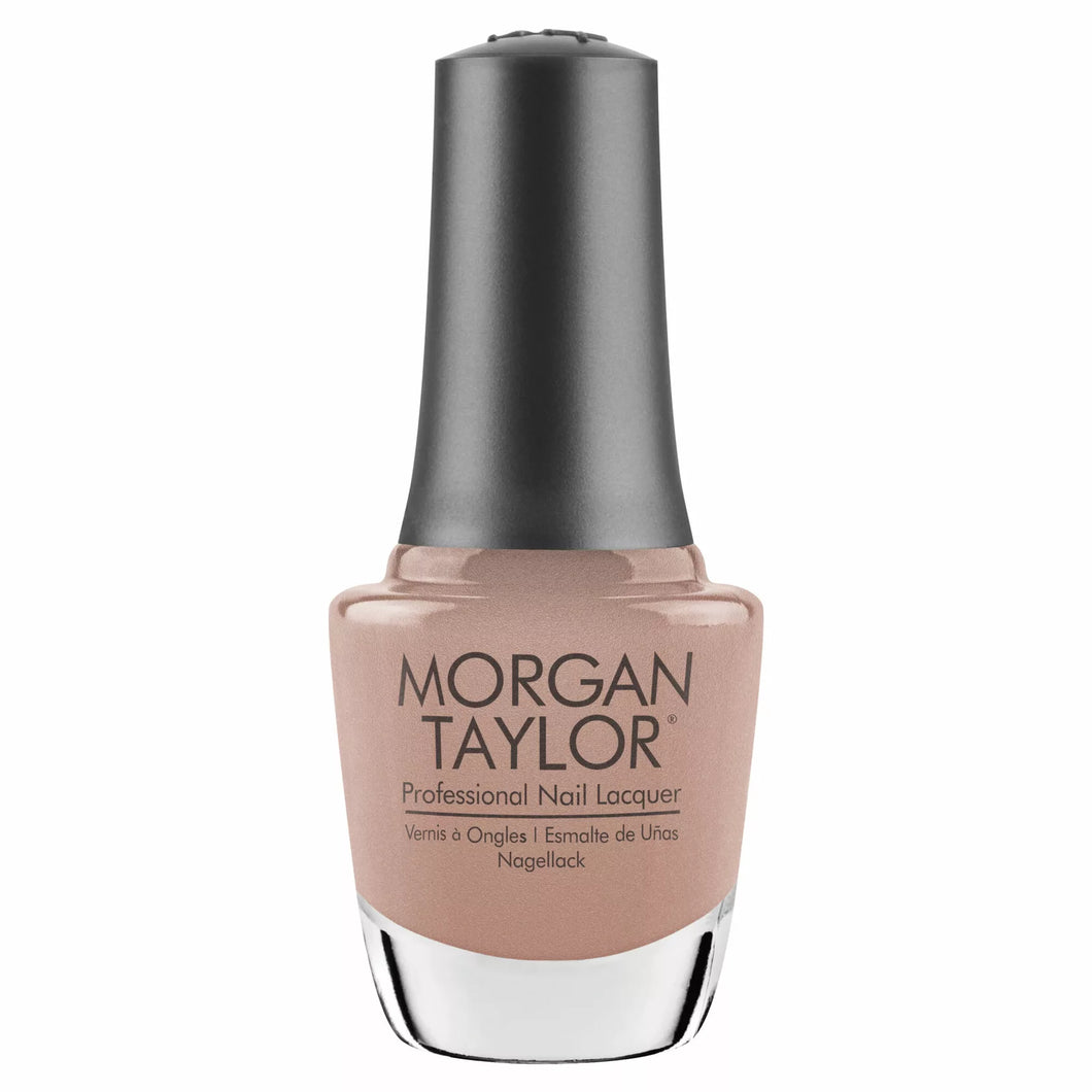 Gelish Taupe Model